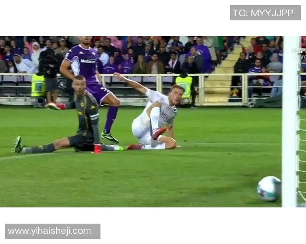 曼城赛场细节镜头曝光引发球迷热议小动作成比赛关注焦点