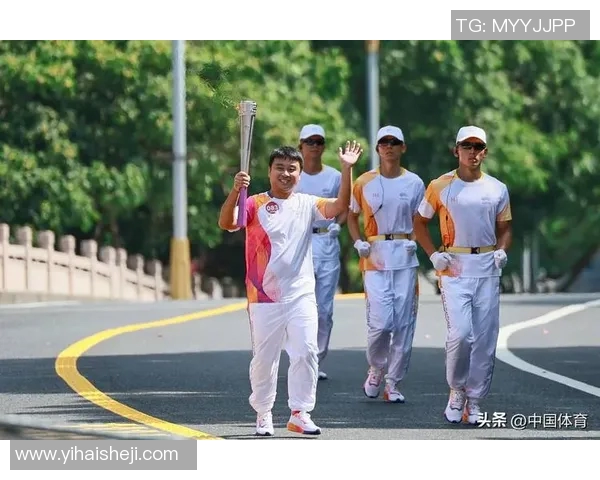 中国运动员担任亚运会首棒火炬手点燃杭州激情开启盛大赛事 中国运动员担任亚运会首棒火炬手点燃杭州激情开启盛大赛事