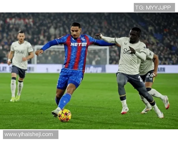 英超最新评分揭晓 球员表现分化引发热议 高光与低迷谁更占上风 英超最新评分揭晓 球员表现分化引发热议 高光与低迷谁更占上风